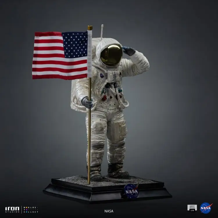 Iron Studios - NASA Legacy Replica Statue Apollo 11 Astronaut 1/4