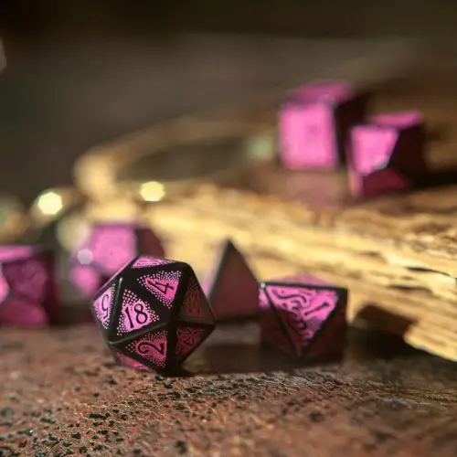 Komplet Kości Q Workshop - Call of Cthulhu 7th Edition Dice Set Black & Magenta