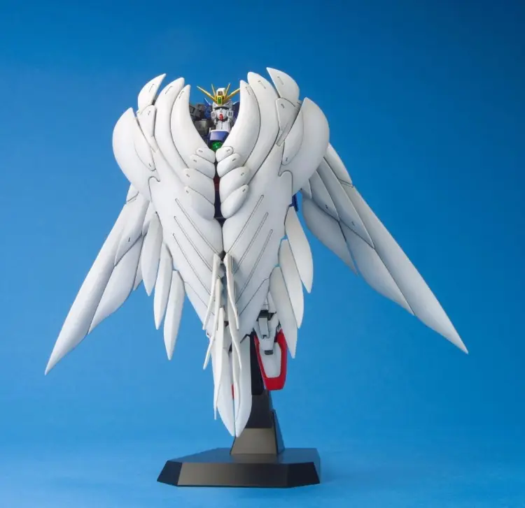 GUNDAM - MG Wing Gundam Zero Custom 1/100 - Zestaw modelarski