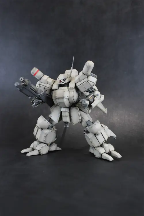 ASSAULT SUIT LEYNOS - AS-5E3 Leynos "Player" - Model Kit 1/35 15cm