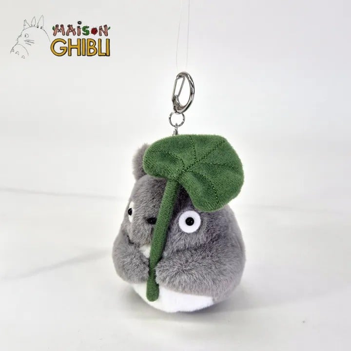 Semic - MY NEIGHBOR TOTORO - Grey Totoro leaf - Plush Keychain Nakayoshi