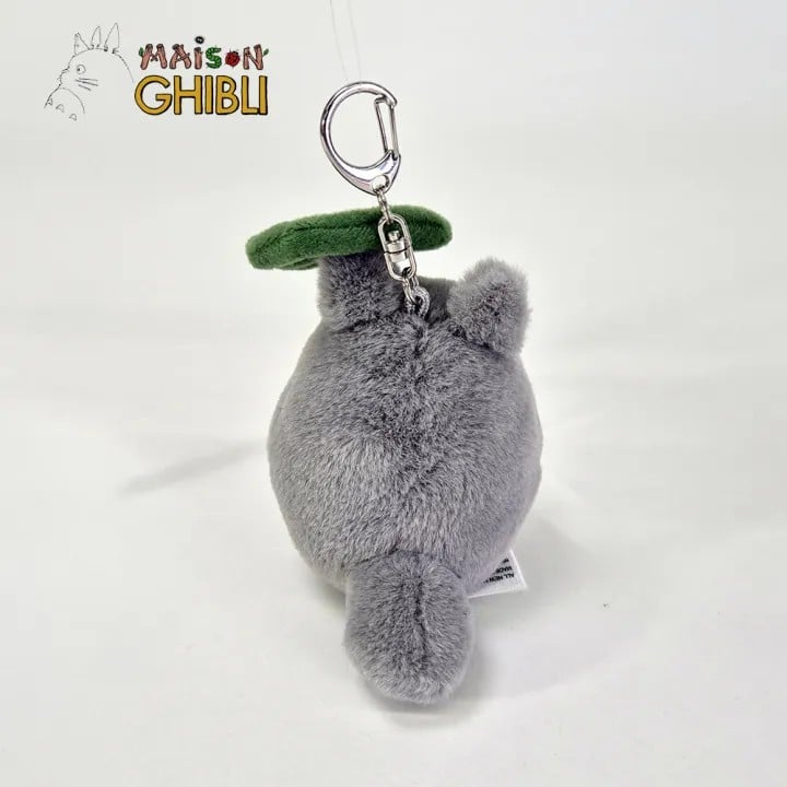 Semic - MY NEIGHBOR TOTORO - Grey Totoro leaf - Plush Keychain Nakayoshi