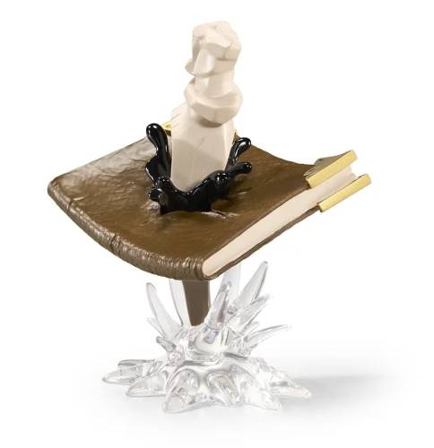 Noble Collection - HARRY POTTER-Tom Riddle Journal & Basilisk teeth -Statue Prop-Ups 14cm