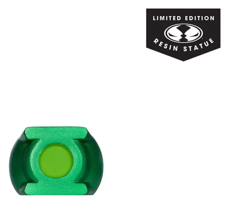 McFarlane Toys DC Direct - Hal Jordan - 1/1 Bust with Power Ring Prop Replica (Gold Label)