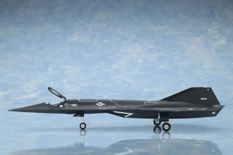 Bellfine Top Gun - Darkstar - Model Kit 1/72