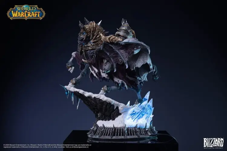 Blizzard World of Warcraft - The Lich King & Invincible - Statue 36 cm