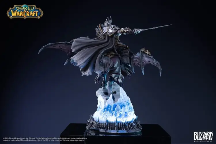 Blizzard World of Warcraft - The Lich King & Invincible - Statue 36 cm
