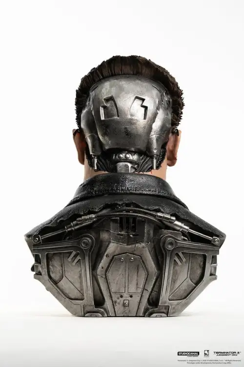 Pure Arts Terminator 2 - T-800 Model 101 - Battle Damaged 1/1 Scale Art Mask Replica