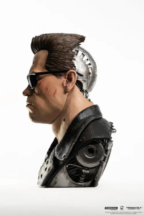 Pure Arts Terminator 2 - T-800 Model 101 - Battle Damaged 1/1 Scale Art Mask Replica