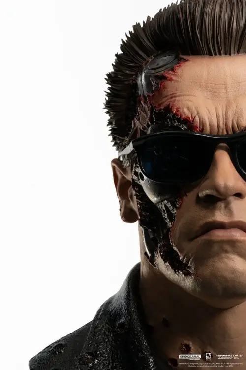 Pure Arts Terminator 2 - T-800 Model 101 - Battle Damaged 1/1 Scale Art Mask Replica