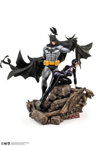 Pure Arts DC Comics - Batman & Catwoman - Reunion Statuetka 1/4