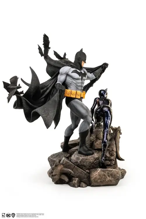 Pure Arts DC Comics - Batman & Catwoman - Reunion Statuetka 1/4