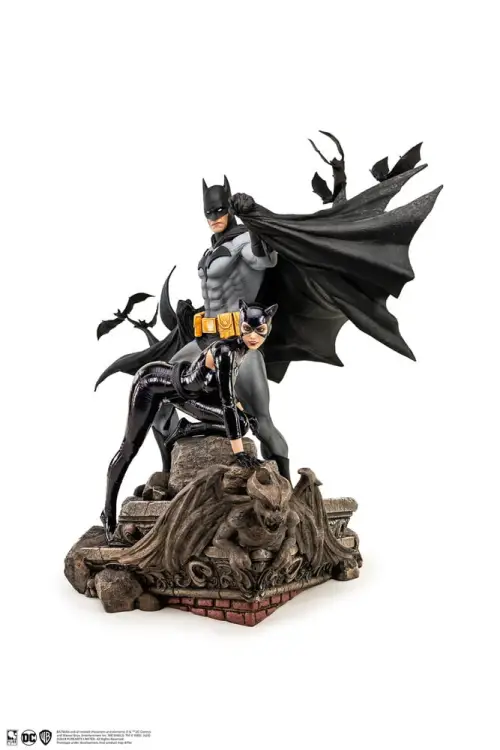 Pure Arts DC Comics - Batman & Catwoman - Reunion Statuetka 1/4