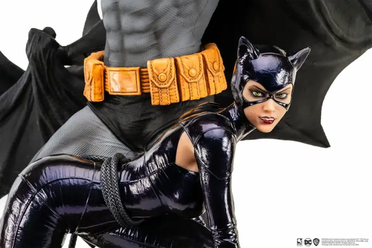 Pure Arts DC Comics - Batman & Catwoman - Reunion Statuetka 1/4