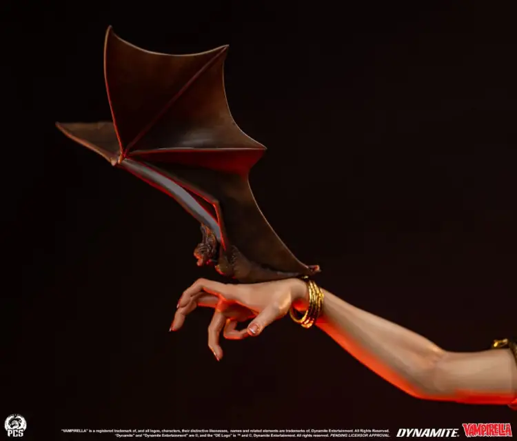 Premium Collectibles Studio - Vampirella - Vampirella Statue 1/2 Scale