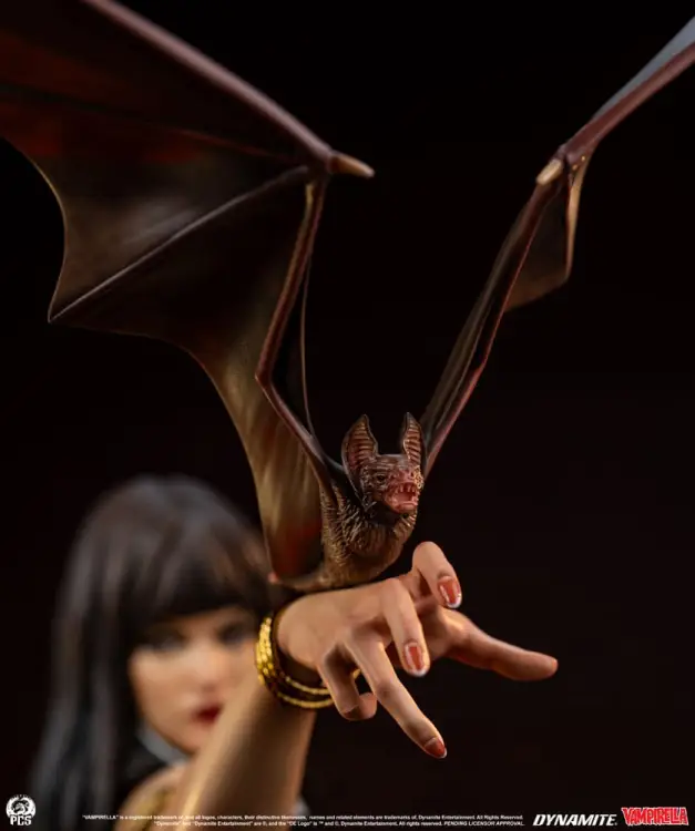 Premium Collectibles Studio - Vampirella - Vampirella Statue 1/2 Scale