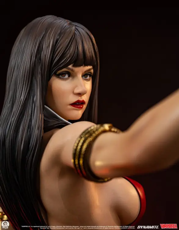 Premium Collectibles Studio - Vampirella - Vampirella Statue 1/2 Scale