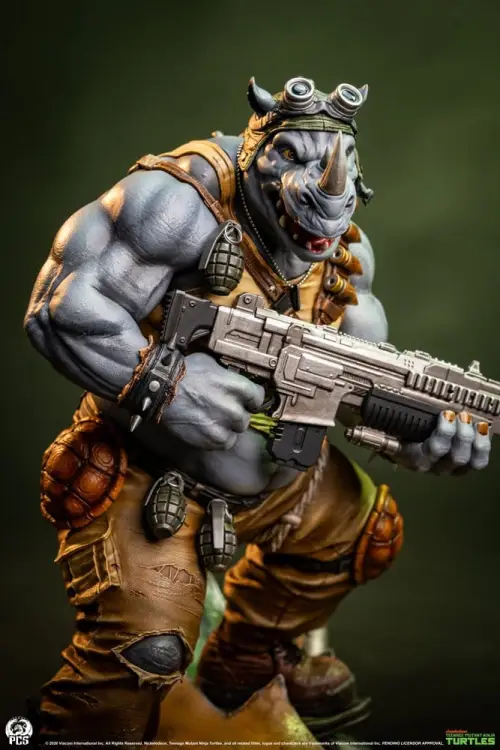 Premium Collectibles Studio Teenage Mutant Ninja Turtles Legends - Rocksteady - Statue 1/3 Scale