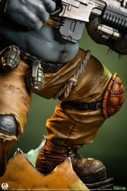 Premium Collectibles Studio Teenage Mutant Ninja Turtles Legends - Rocksteady - Statue 1/3 Scale