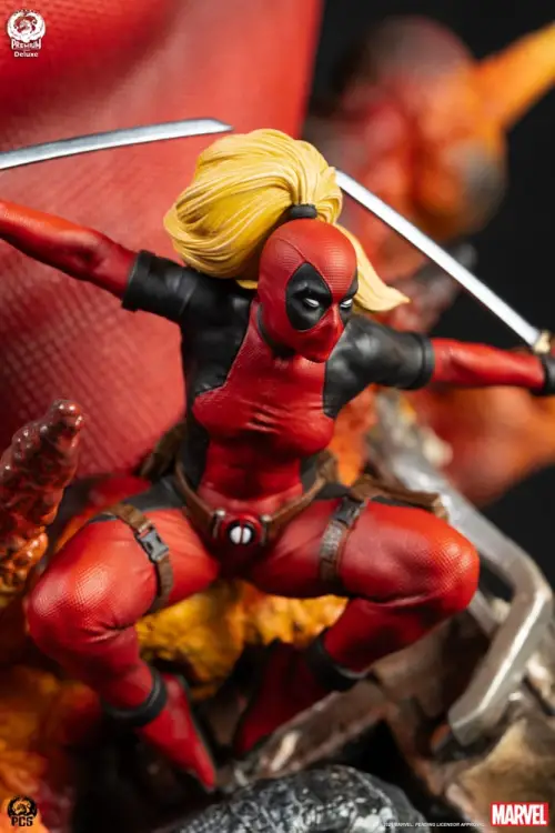 Premium Collectibles Studio Marvel - Deadpool - Fine Art Bust Deluxe Edition 42 cm