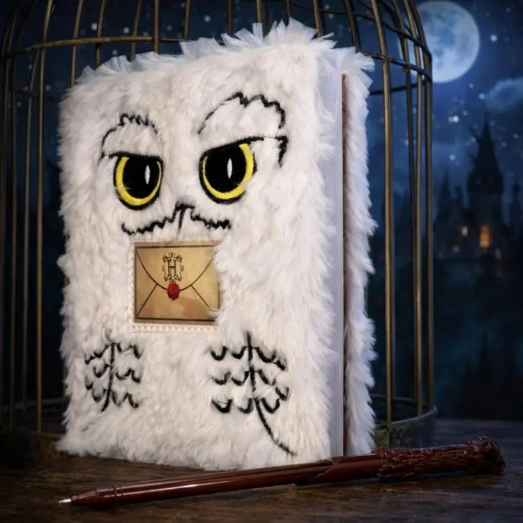 Thumbs Up Harry Potter - Hedwig - Plush Notebook Set with Pen Magical Locations