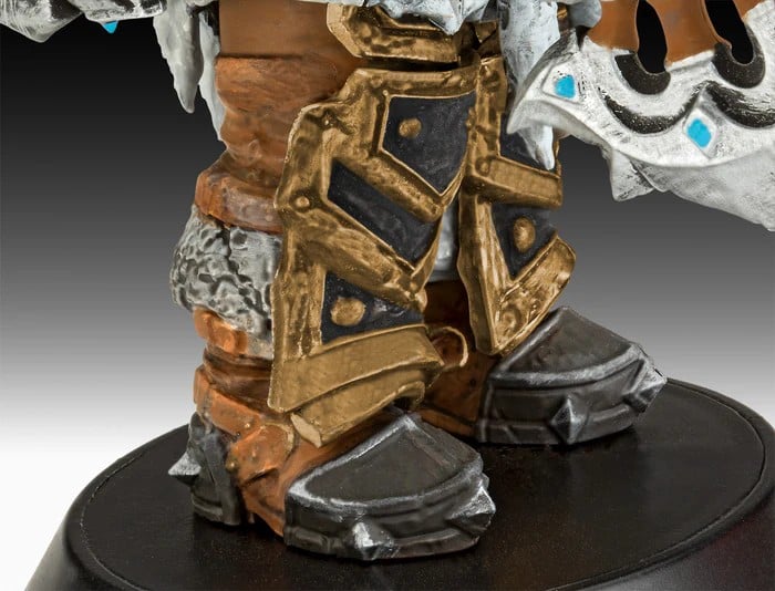 Revell World of Warcraft - Thrall - Zestaw Modelarski 1/16