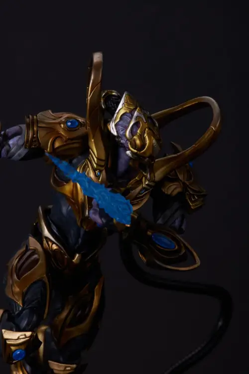 Kotobukiya Starcraft - Zealot Figurka