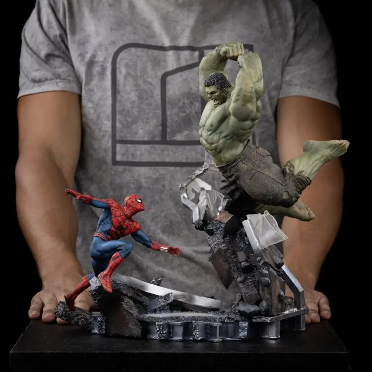 Iron Studios - Marvel Comics Art Scale Statue 1/10 Spider-Man vs Hulk 38 cm