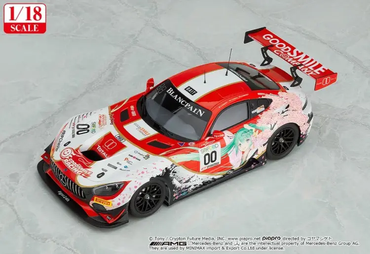 Good Smile Racing - Hatsune Miku GT Project 1/18 Good Smile Hatsune Miku AMG 2017 SPA24H Ver. 26 cm