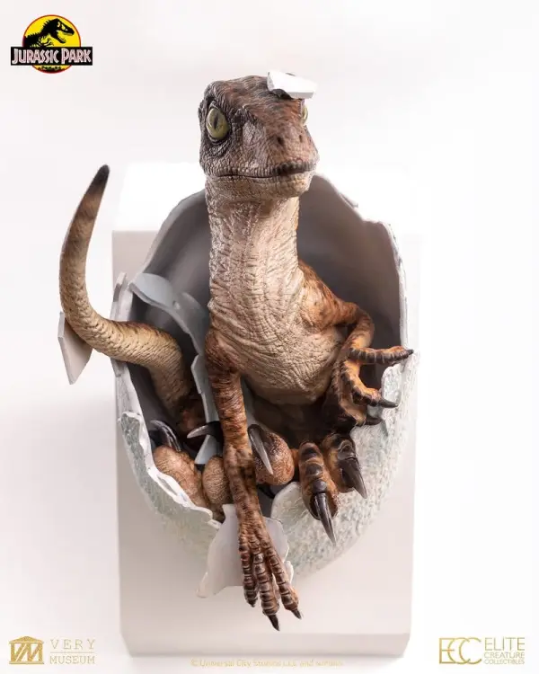 Elite Creature Collectibles - Jurassic Park Velociraptor Hatching Egg Replica 24 cm