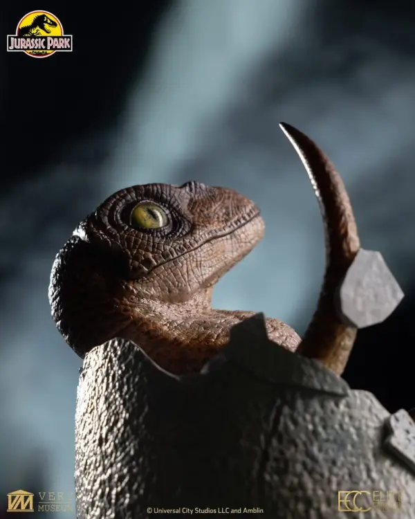 Elite Creature Collectibles - Jurassic Park Velociraptor Hatching Egg Replica 24 cm