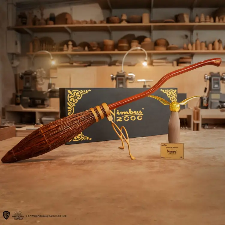 Cinereplicas Harry Potter - Nimbus 2000 - Replika Miotły Junior