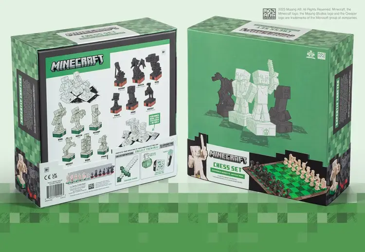 Noble Collection Minecraft - Surface Hero VS Monsters Chess Set