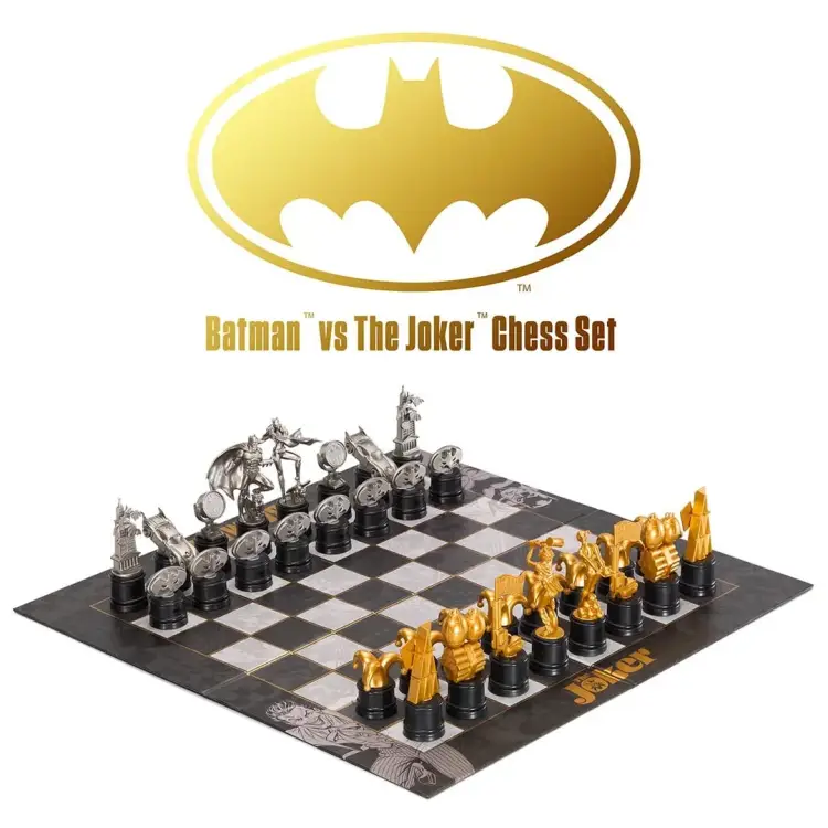 Noble Collection - DC - Batman vs The Joker - Chess Game