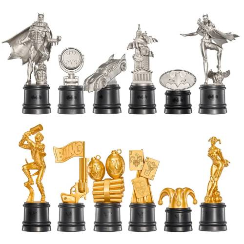 Noble Collection - DC - Batman vs The Joker - Chess Game
