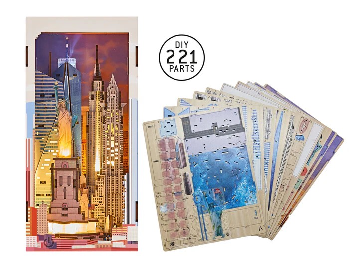 Revell - BOOK NOOK KIT - New York - 221pc + LED Light