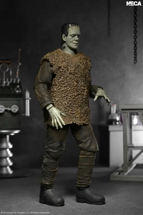 Neca - UNIVERSAL MONSTERS - Frankenstein Monster - Ultimate Figure 17cm