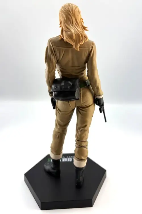 Metal Gear Solid Delta - Eva - 20cm Figure