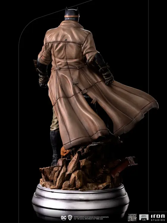 JUSTICE LEAGUE - Batman Knightmare - Statua Legacy Replica 1/4 58cm