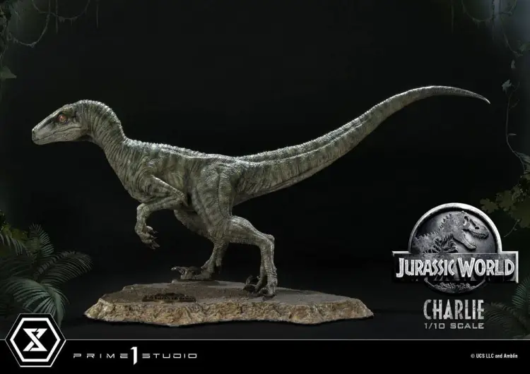 JURASSIC WORLD - Charlie - Statuetka 17 cm