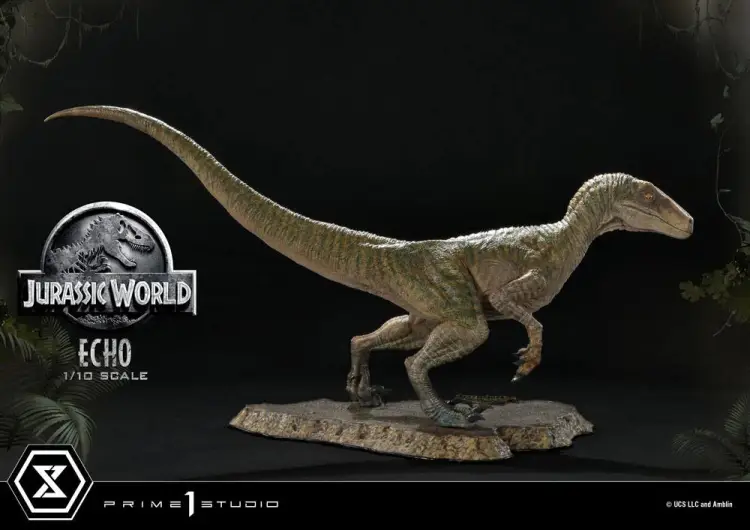 JURASSIC WORLD - Echo - Statuetka 17 cm