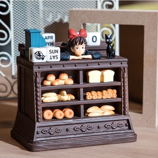 KIKI'S DELIVERY SERVICE - Sprzedawczyni Kiki - Diorama i kalendarz 11 cm