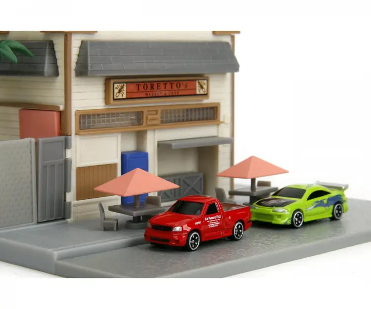 FAST & FURIOUS - NanoScena w kawiarni Toretto