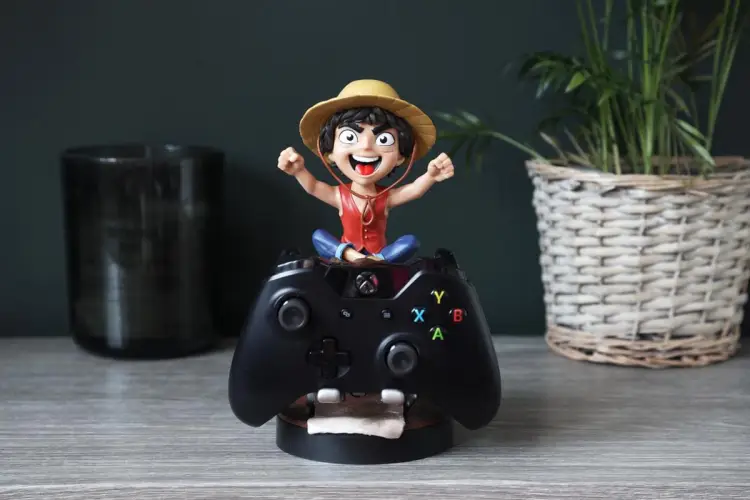 ONE PIECE NETFLIX - Luffy Wanted - Kontroler i wsparcie telefoniczne - 20 cm