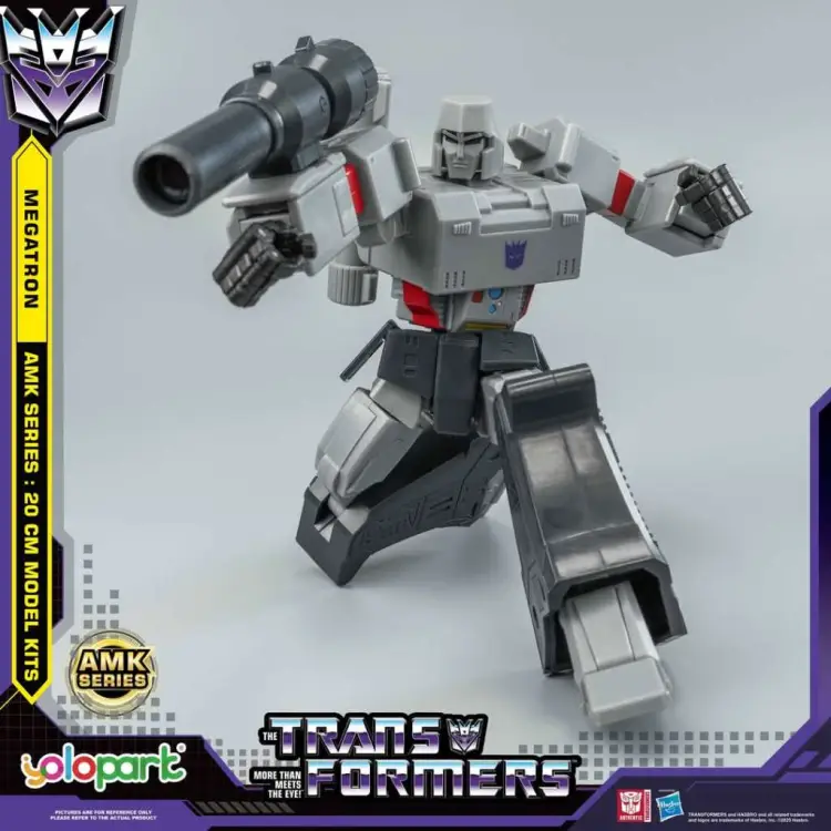 TRANSFORMERS GENERATION ONE - Megatron - Zestaw modelarski 20 cm