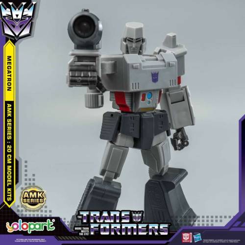 TRANSFORMERS GENERATION ONE - Megatron - Zestaw modelarski 20 cm