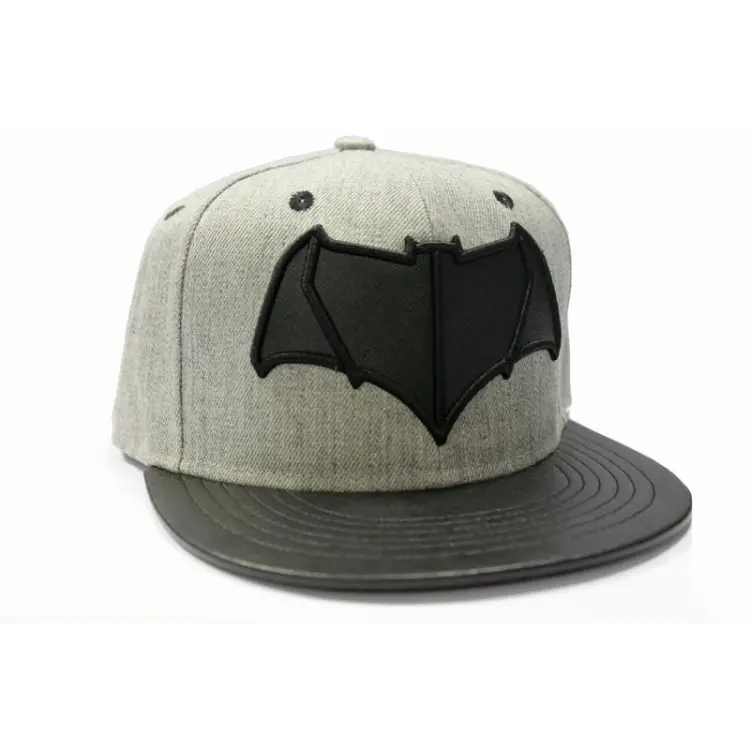 BATMAN vs SUPERMAN - czapka z logo Batmana