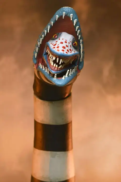 BEETLEJUICE 2 - Matador Beetlejuice & Sandworm - Ultimate Fig. 17 i 48 cm