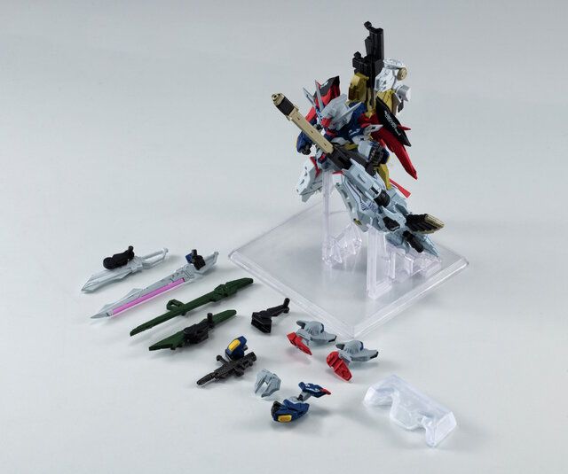 GUNDAM SEED FREEDOM - Destiny Gundam Spec II & Zeus - Figurka Converge 12cm