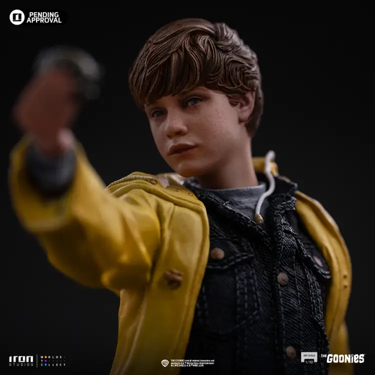 THE GOONIES - Mikey Walsh - statuetka w skali 1/10 21 cm